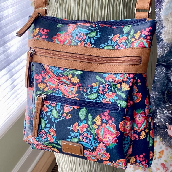 Beautiful Multi-pocket Crossbody - Picture 8 of 12